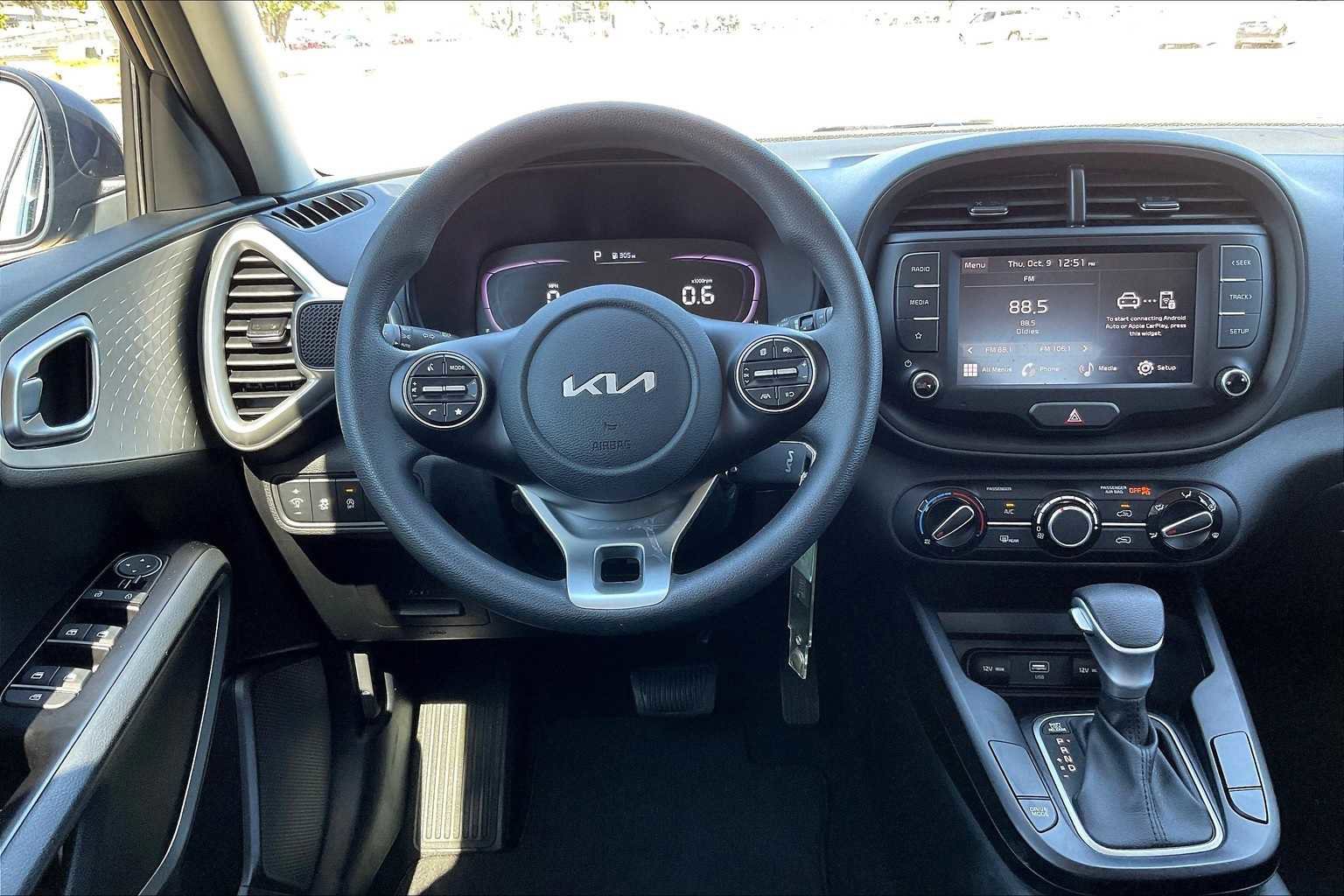 Certified 2023 Kia Soul LX image 13