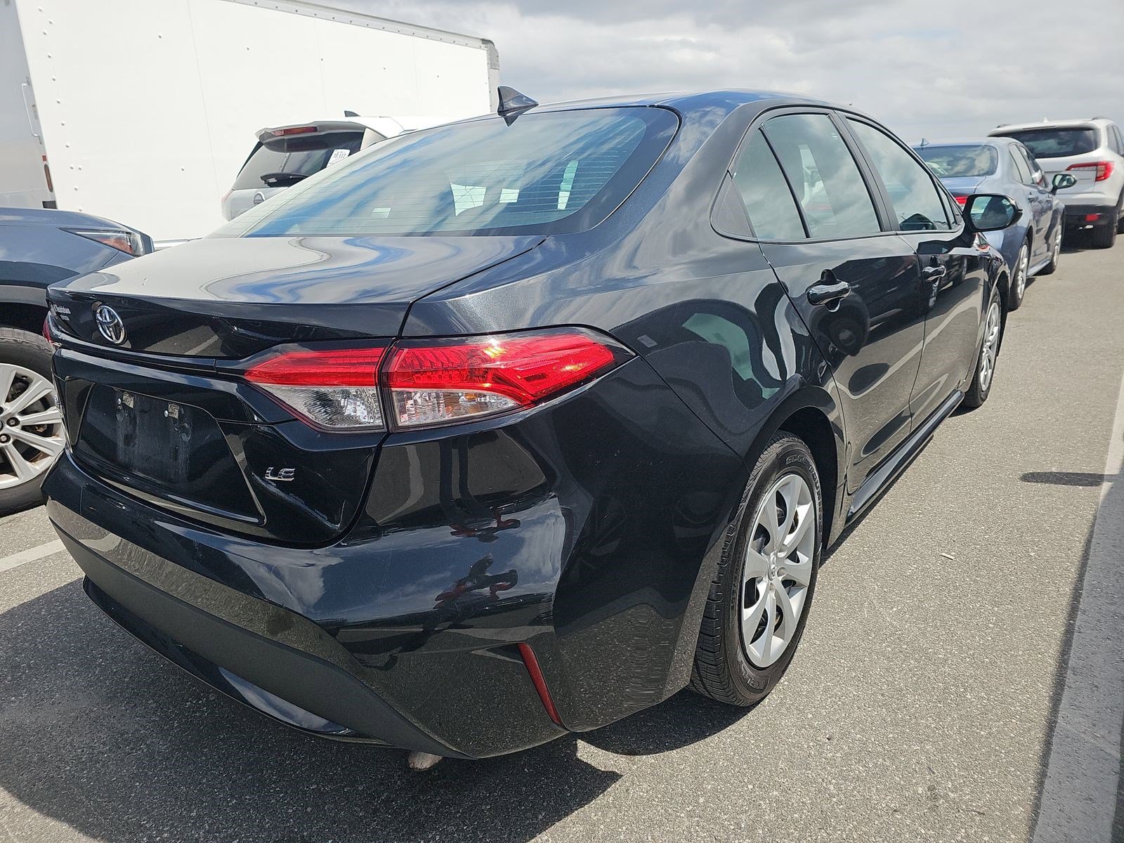 Used 2022 Toyota Corolla LE FWD image 6