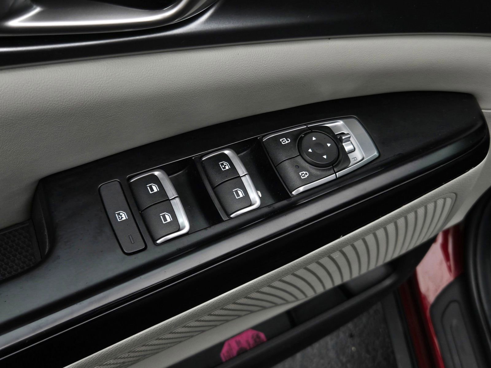 Used 2024 Kia Carnival LX image 10