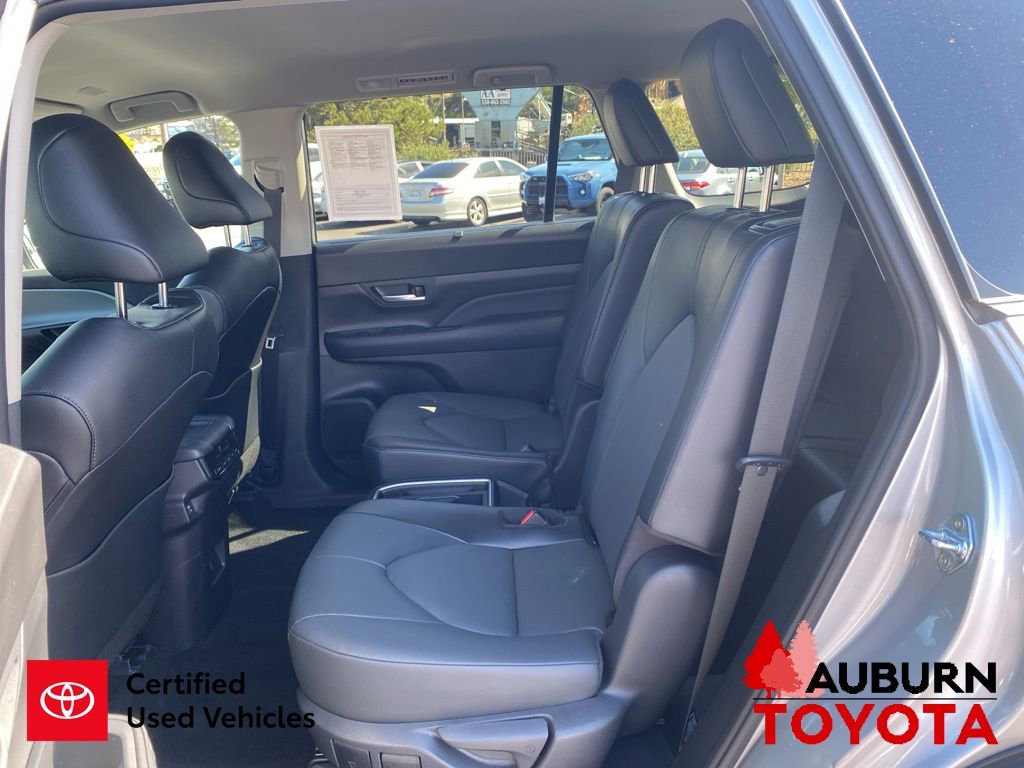 Used 2025 Toyota Grand Highlander AWD image 22