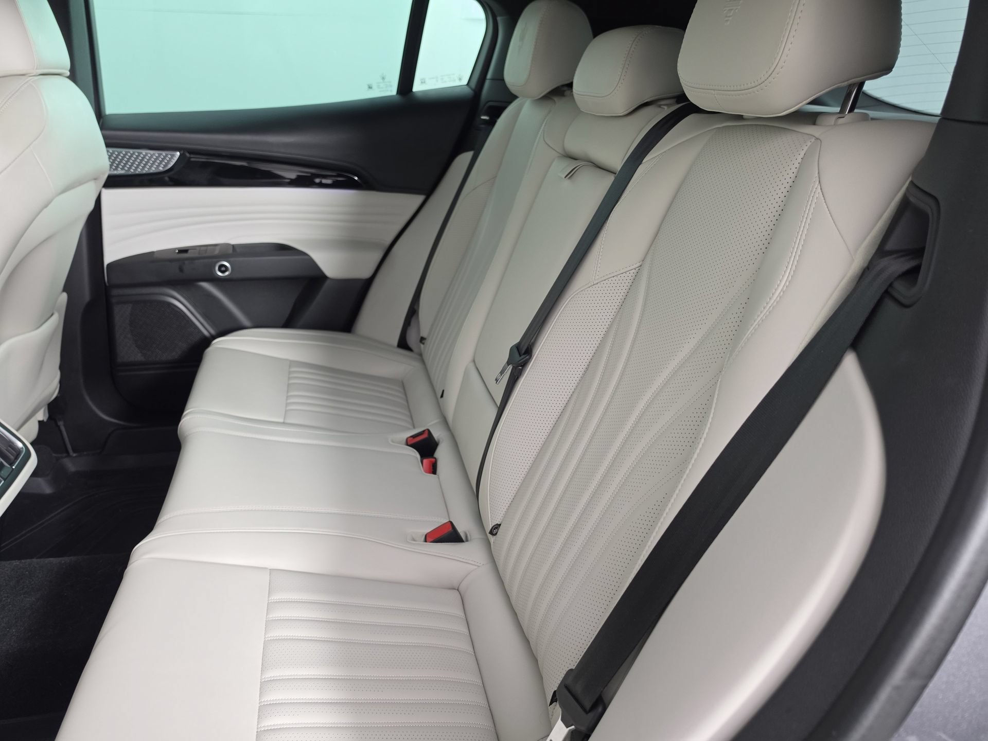 Used 2023 Maserati Grecale Modena AWD/4WD image 24