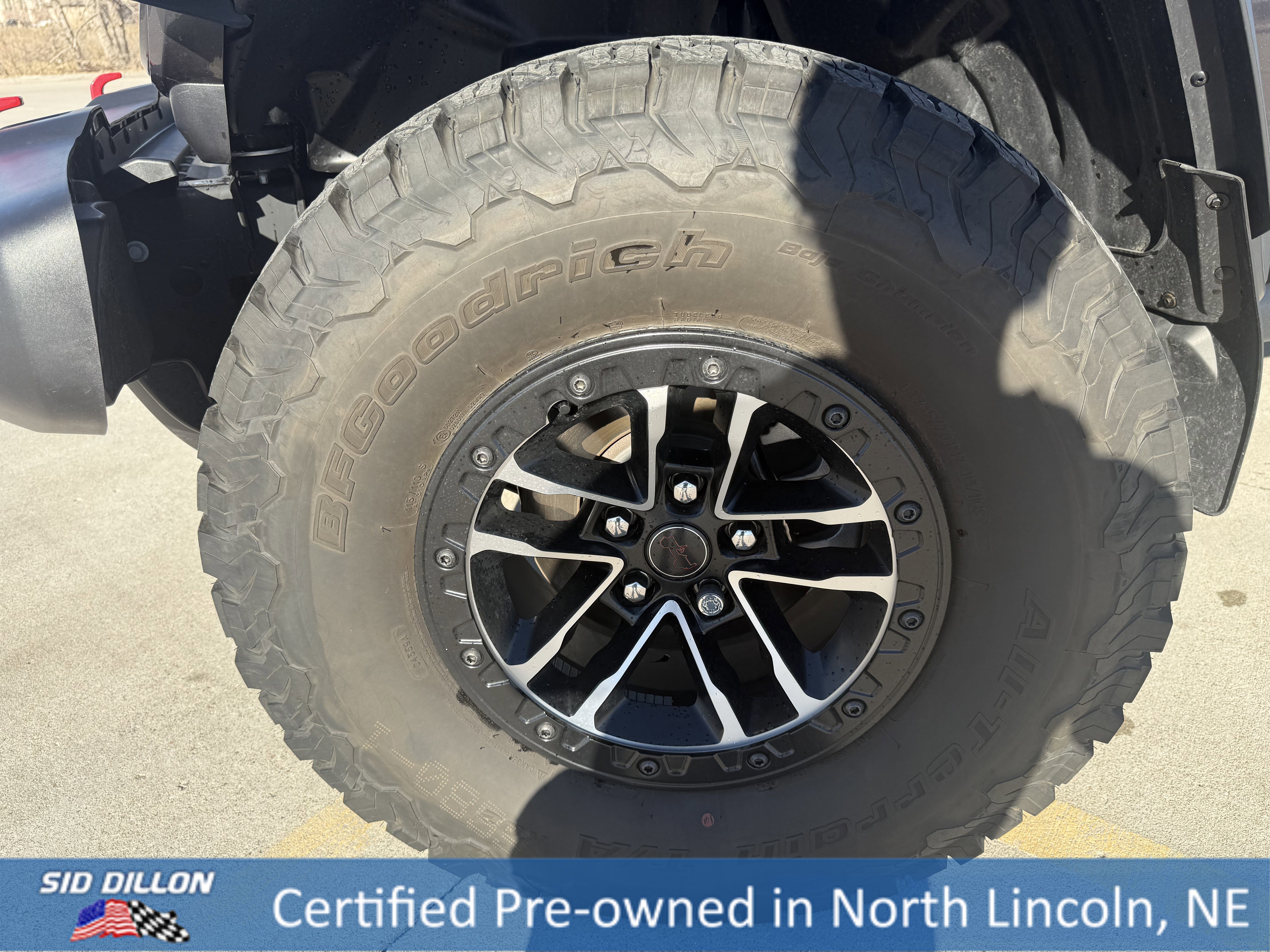 Used 2025 Jeep Wrangler Unlimited Rubicon w/ XTREMEE 35" Tire Package image 9