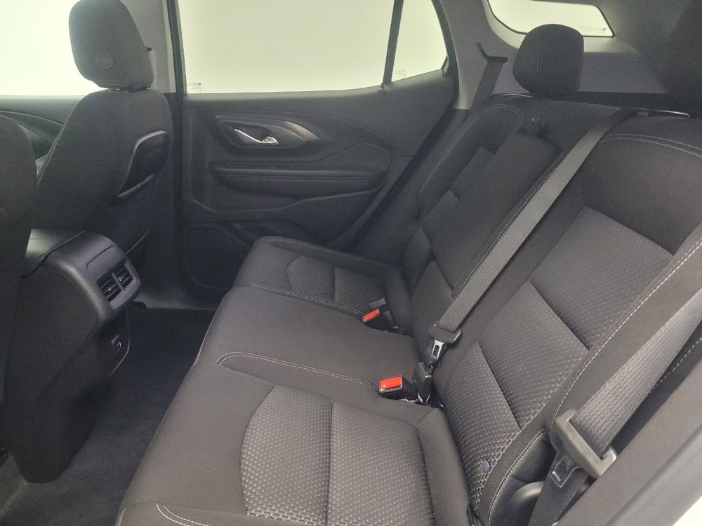 Used 2024 GMC Terrain SLE image 18