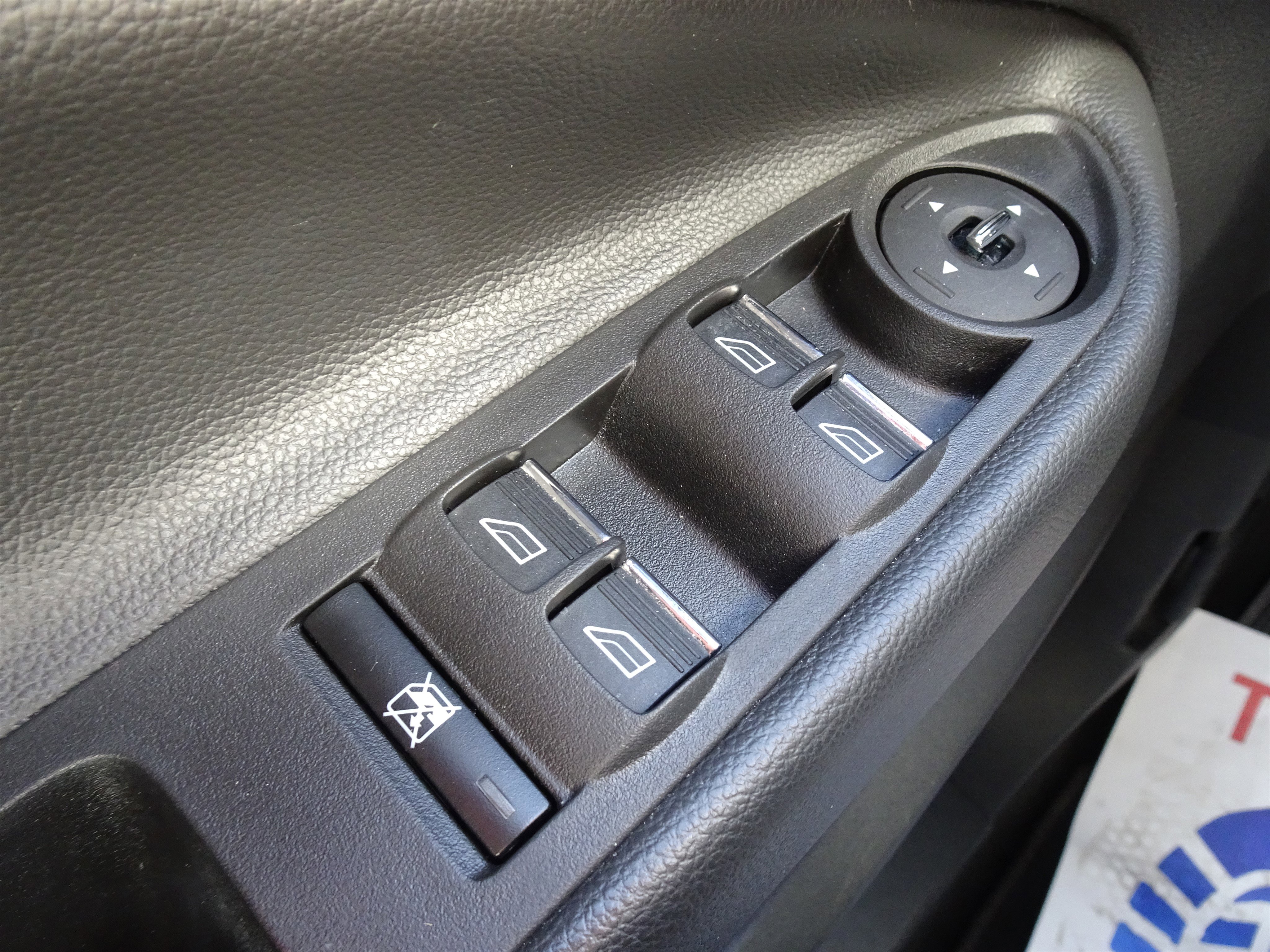 Used 2015 Ford Escape Titanium image 23