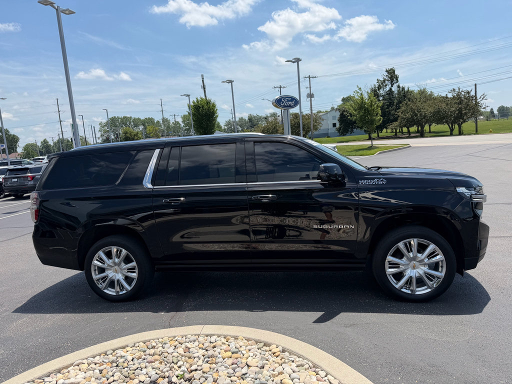 Used 2023 Chevrolet Suburban High Country AWD/4WD image 5