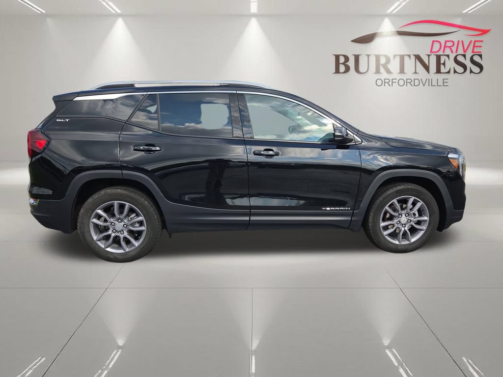 Certified 2024 GMC Terrain SLT w/ Infotainment Package II AWD/4WD image 9
