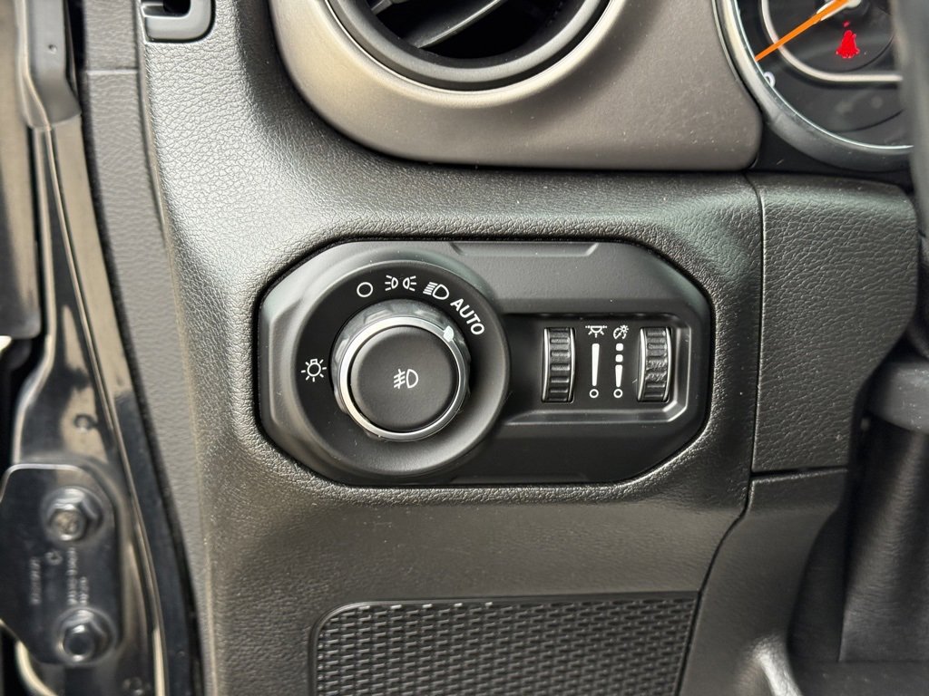 Used 2021 Jeep Wrangler Unlimited Sport image 17