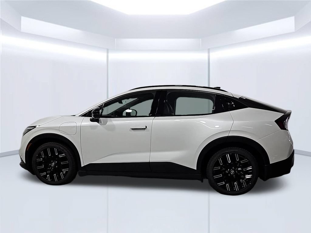 New 2026 Nissan Leaf Platinum+ w/ Cargo Package (Platinum+) FWD image 2
