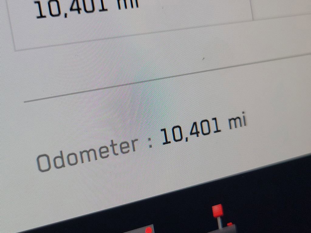 Used 2025 Tesla Cybertruck AWD Crew Cab image 9