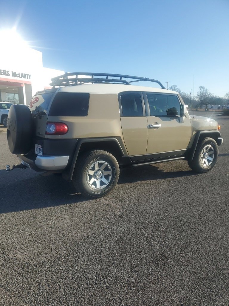 Used 2014 Toyota FJ Cruiser Base image 4