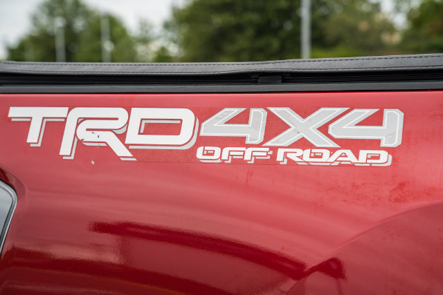 Used 2020 Toyota Tacoma TRD Off-Road AWD/4WD image 17