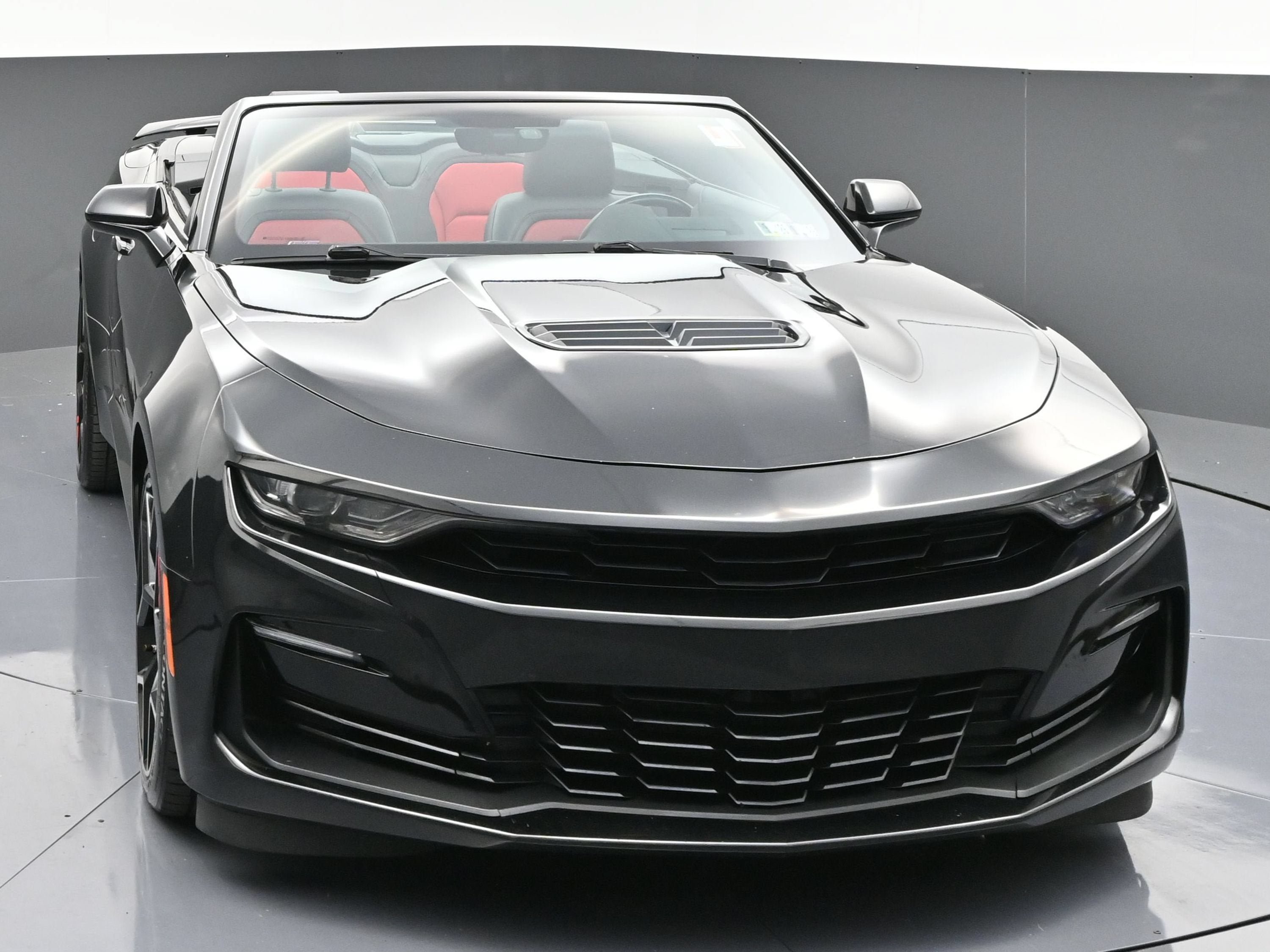 Certified 2021 Chevrolet Camaro SS RWD image 2