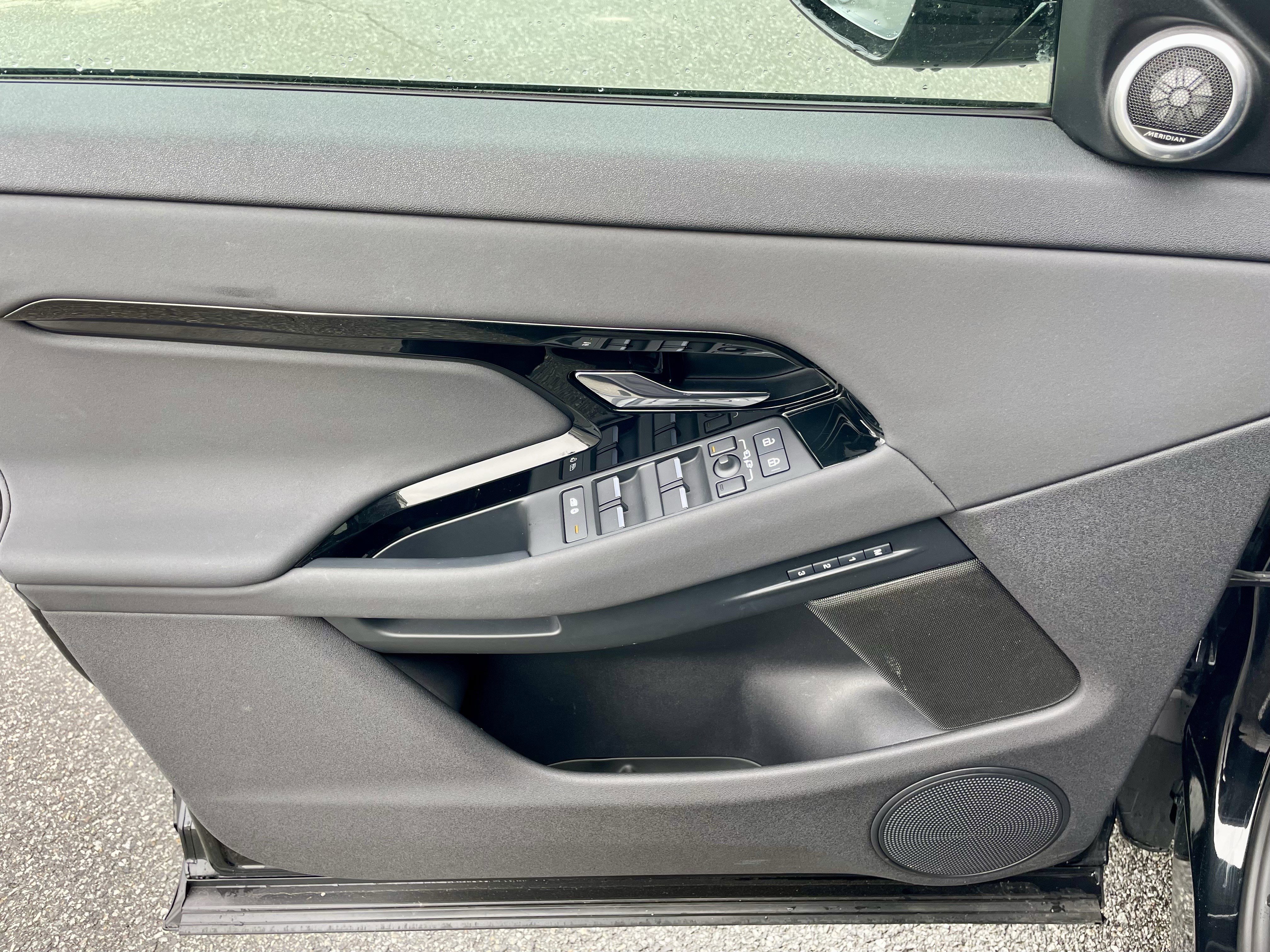 Certified 2024 Land Rover Range Rover Evoque Dynamic SE image 12