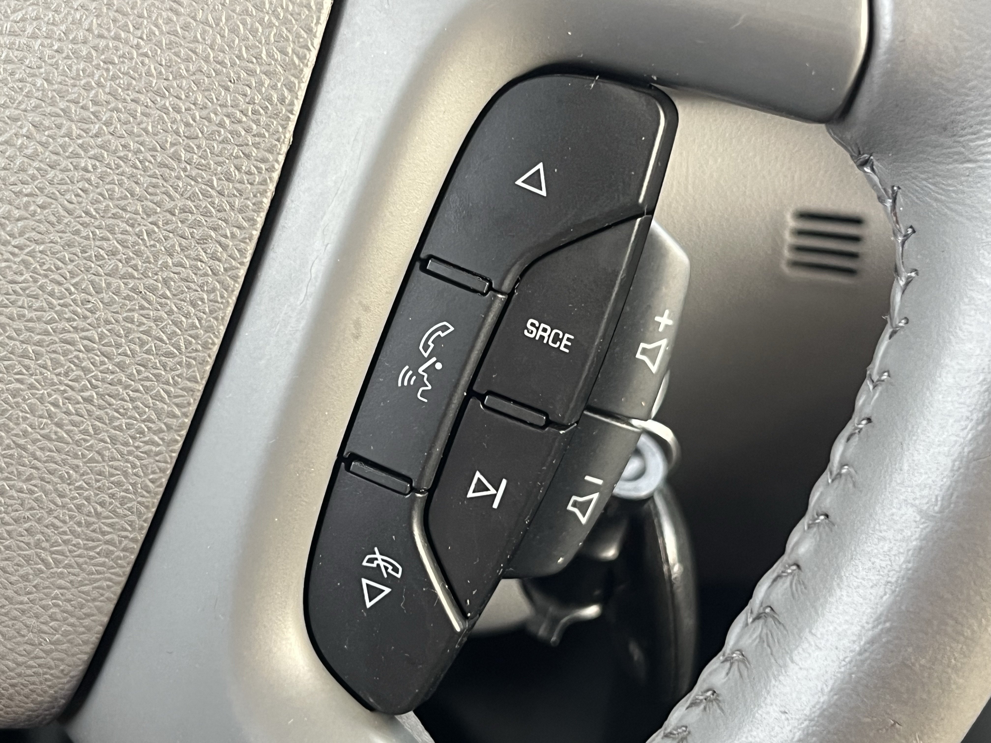Used 2011 Buick Enclave CXL FWD image 20