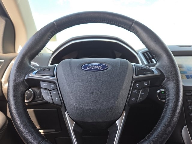 Used 2019 Ford Edge Titanium w/ Cold Weather Package AWD/4WD image 18