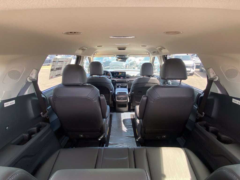 New 2027 Kia Carnival EX FWD image 25