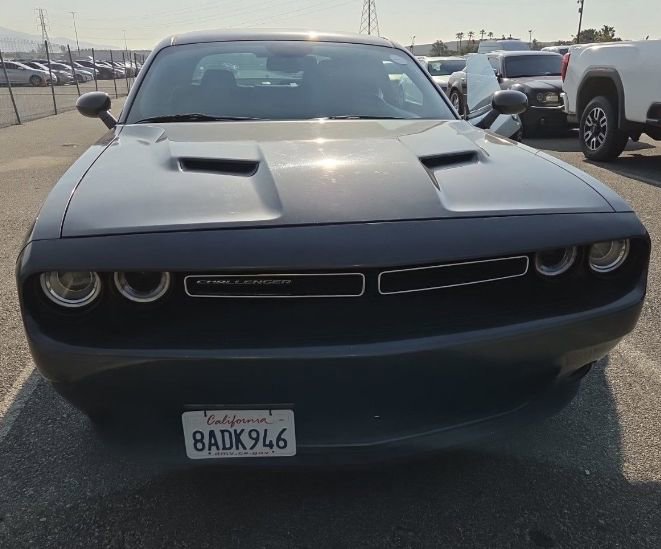 Used 2017 Dodge Challenger SXT RWD image 2