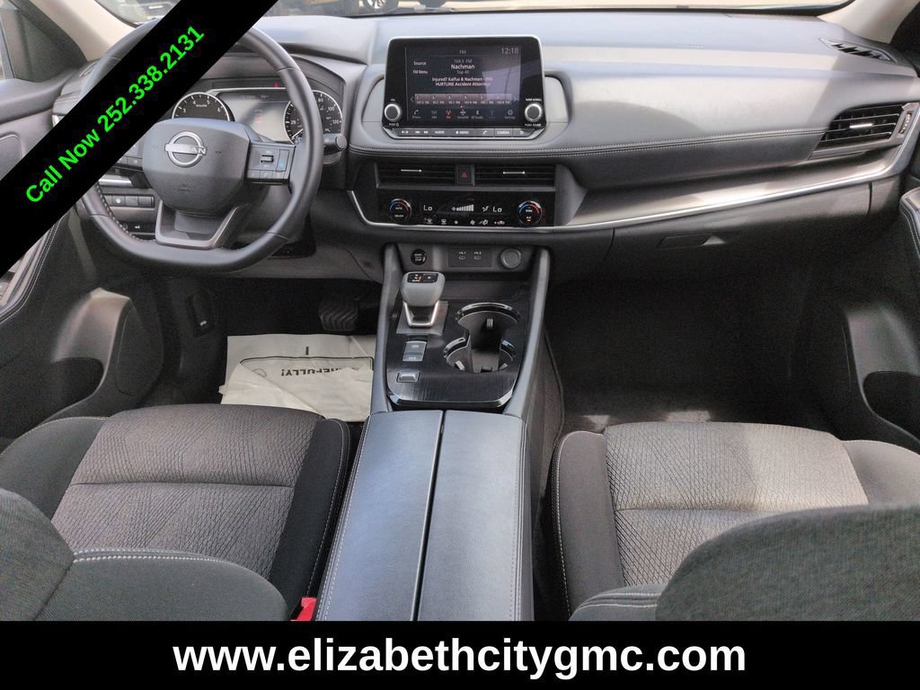 Used 2025 Nissan Rogue SV FWD image 10