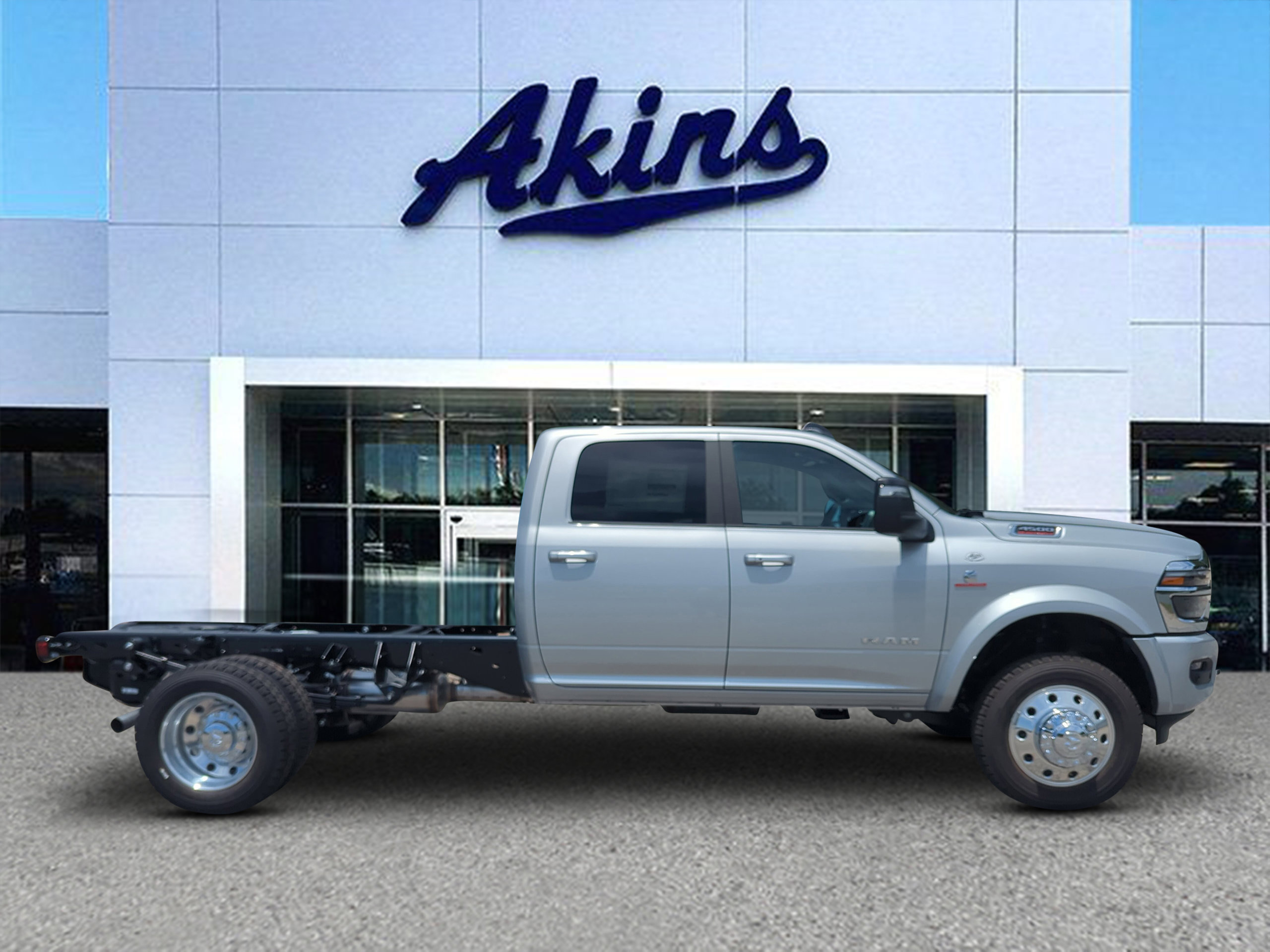 New 2026 RAM 4500 4x4 Crew Cab DRW w/ Laramie Trim Package
