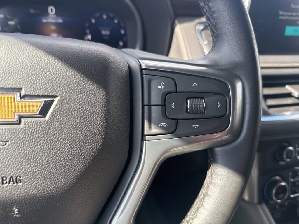 Used 2023 Chevrolet Suburban Premier image 18