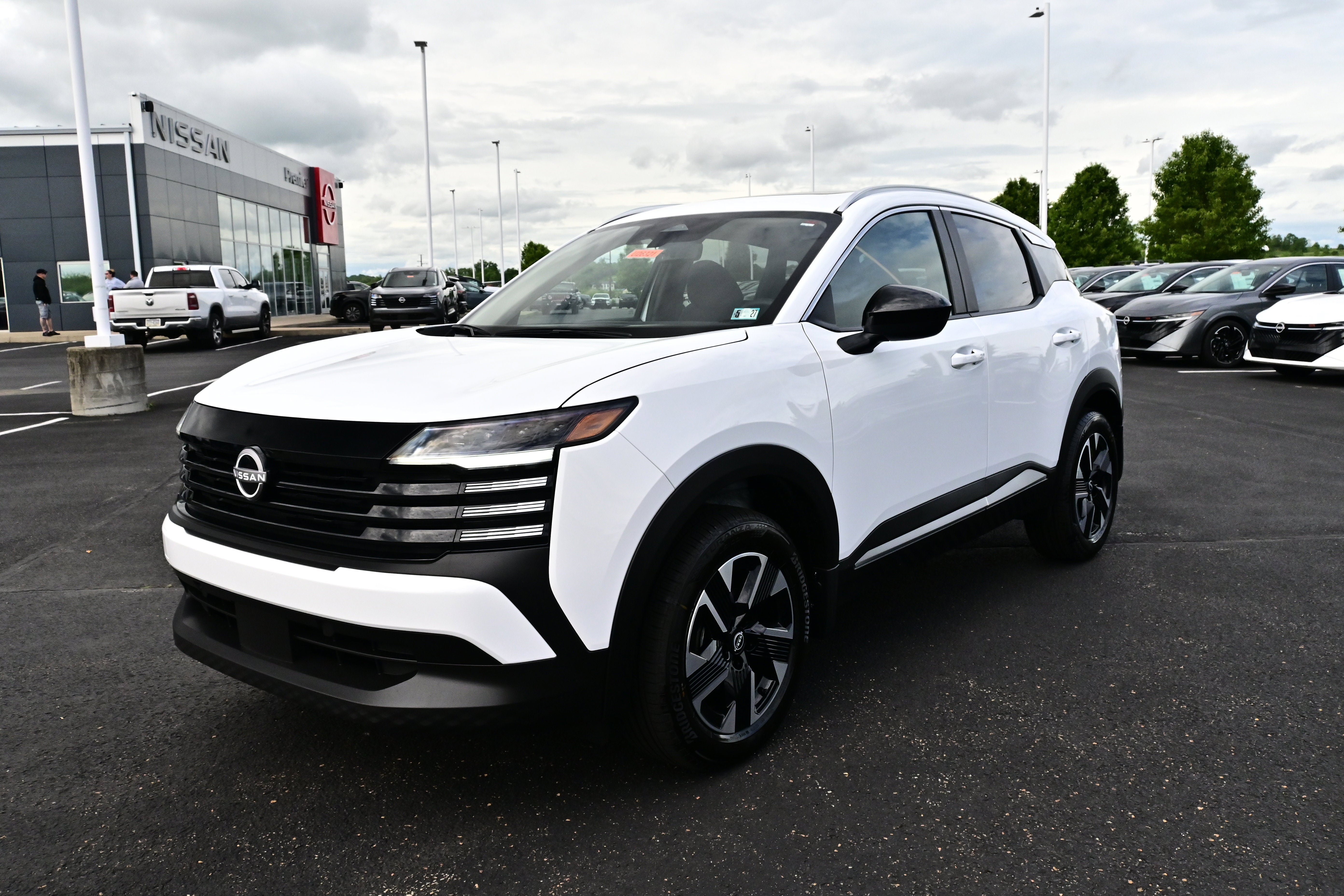 New 2026 Nissan Kicks SV w/ SV Premium Package AWD/4WD image 4