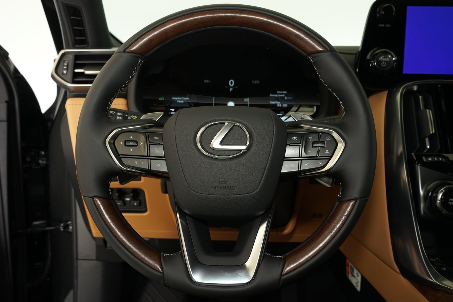 Used 2026 Lexus LX 700h Luxury AWD/4WD image 12