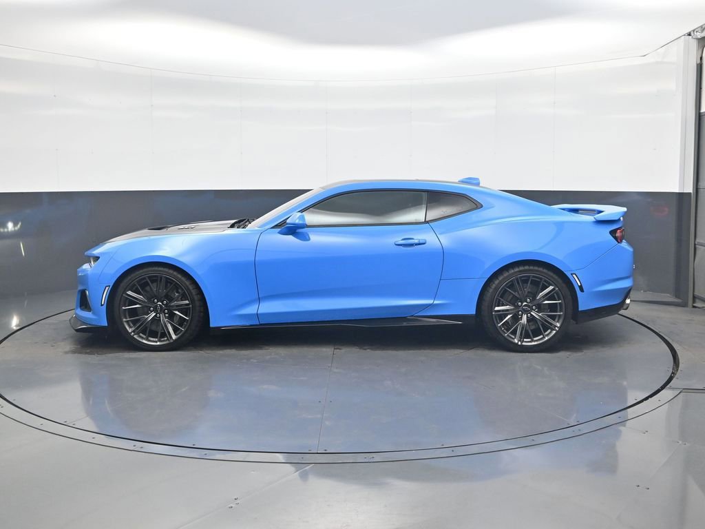 Used 2022 Chevrolet Camaro ZL1 image 2