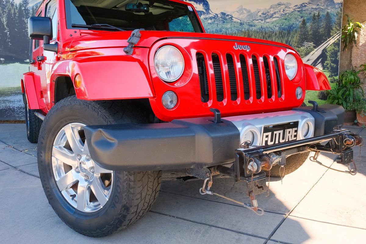 Used 2015 Jeep Wrangler Unlimited Sahara AWD/4WD image 6