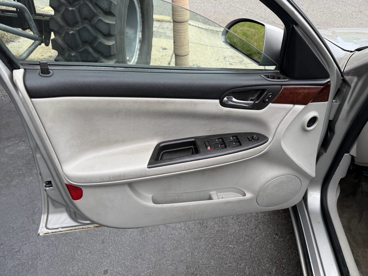 Used 2007 Chevrolet Impala LT image 12