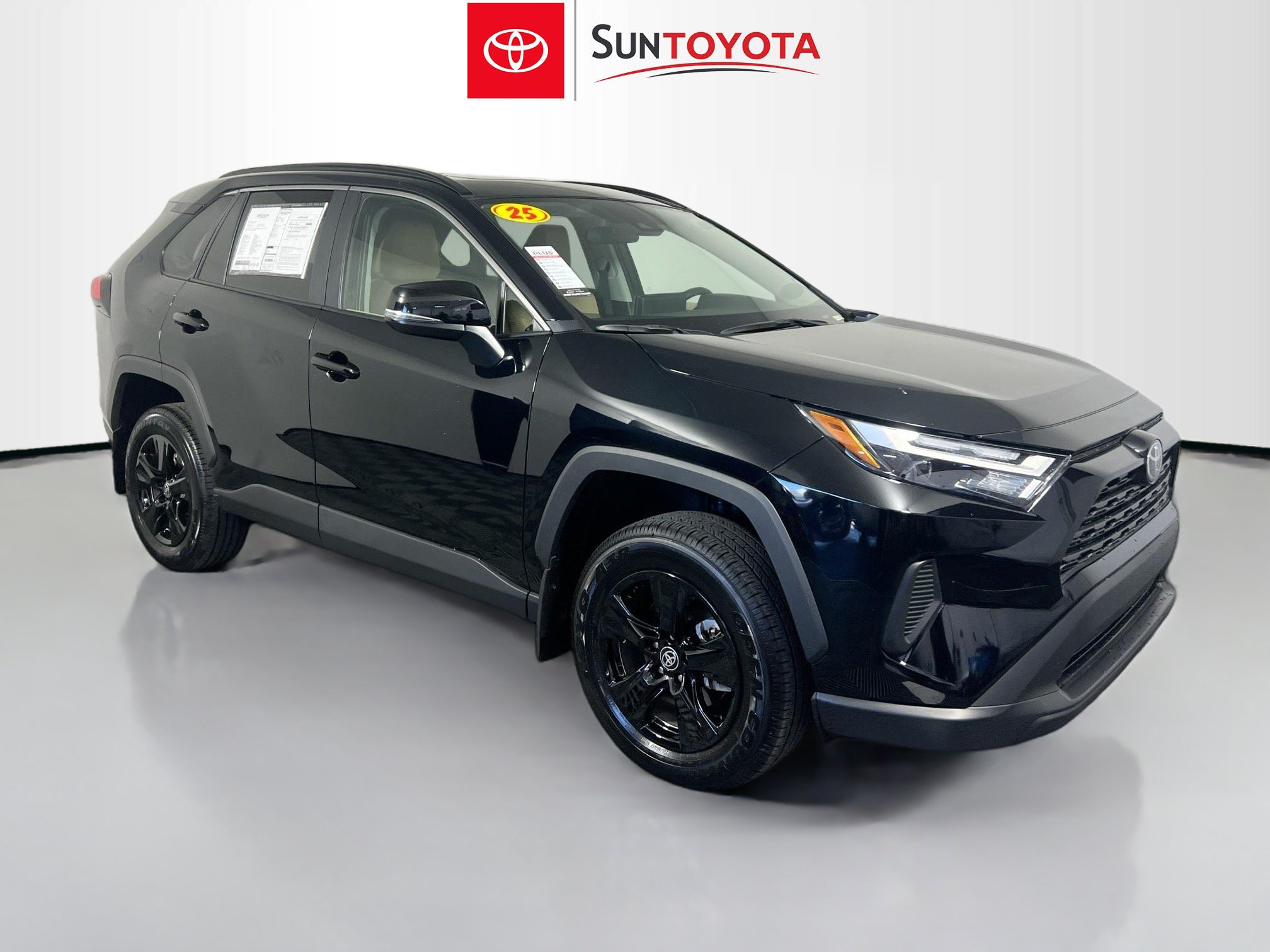 Used 2025 Toyota RAV4 XLE w/ Convenience Package FWD image 1