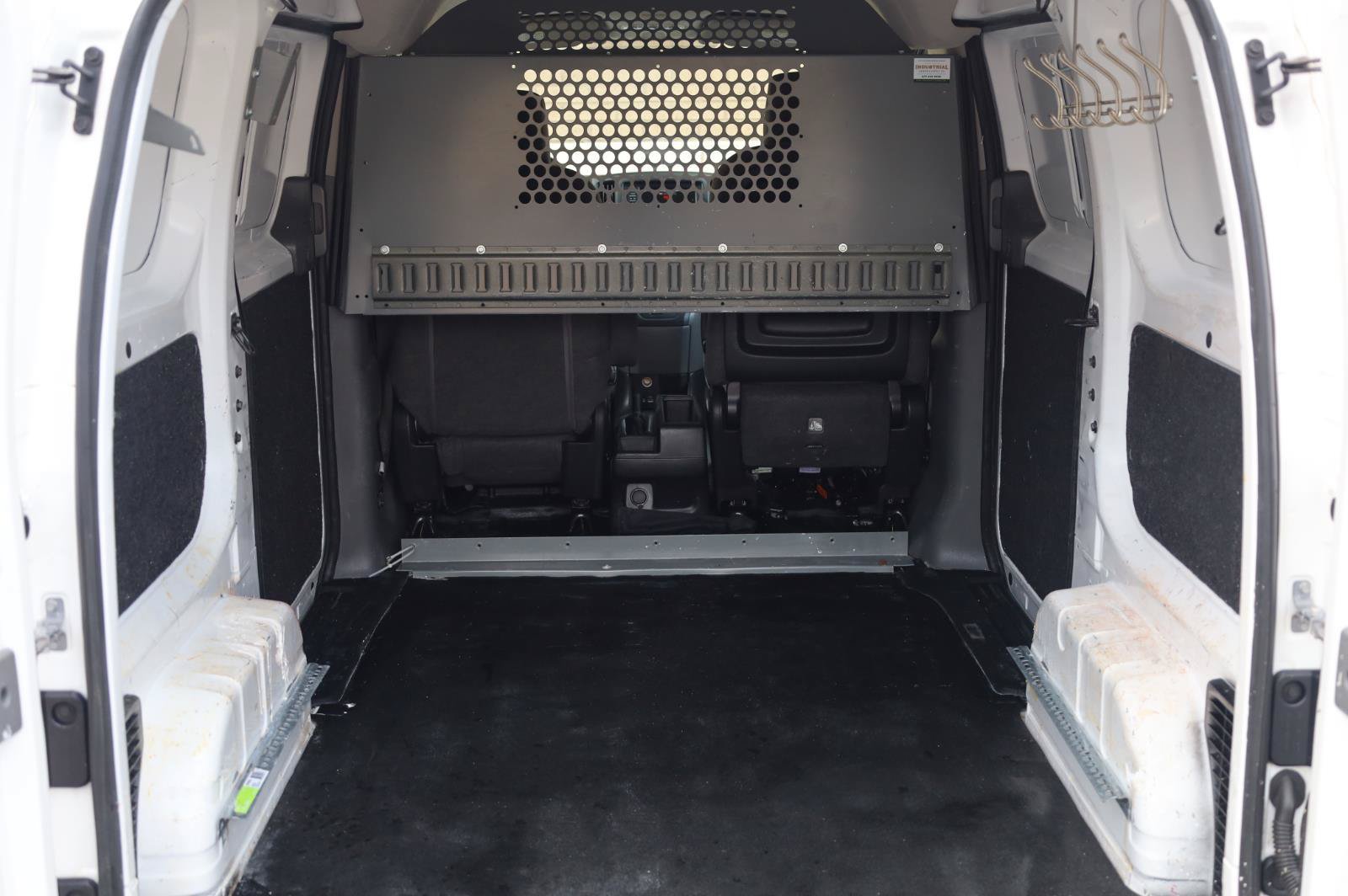 Used 2020 Nissan NV200 SV FWD image 11
