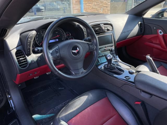 Used 2013 Chevrolet Corvette 427 w/ 1SB Preferred Equipment Group RWD image 2