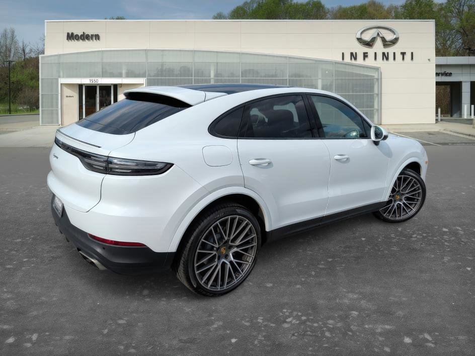 Used 2022 Porsche Cayenne Coupe image 4