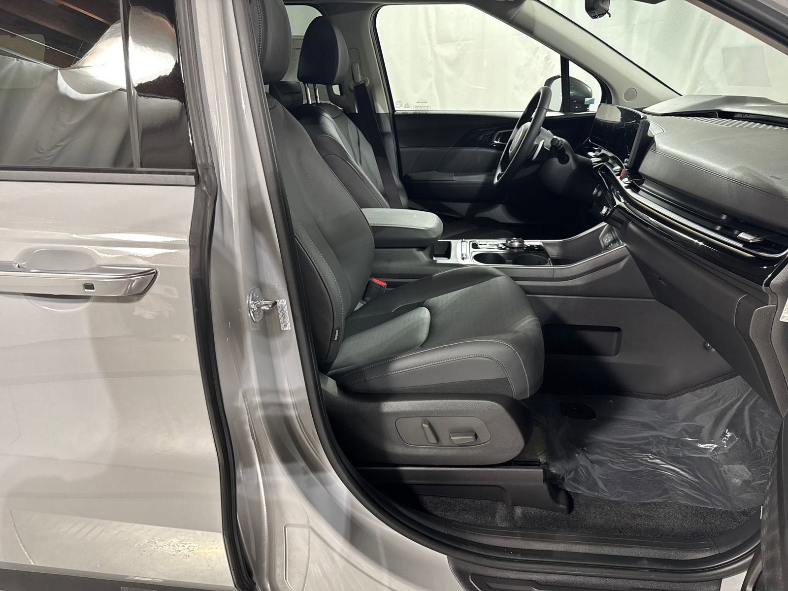 New 2026 Kia Carnival SX Prestige FWD image 32