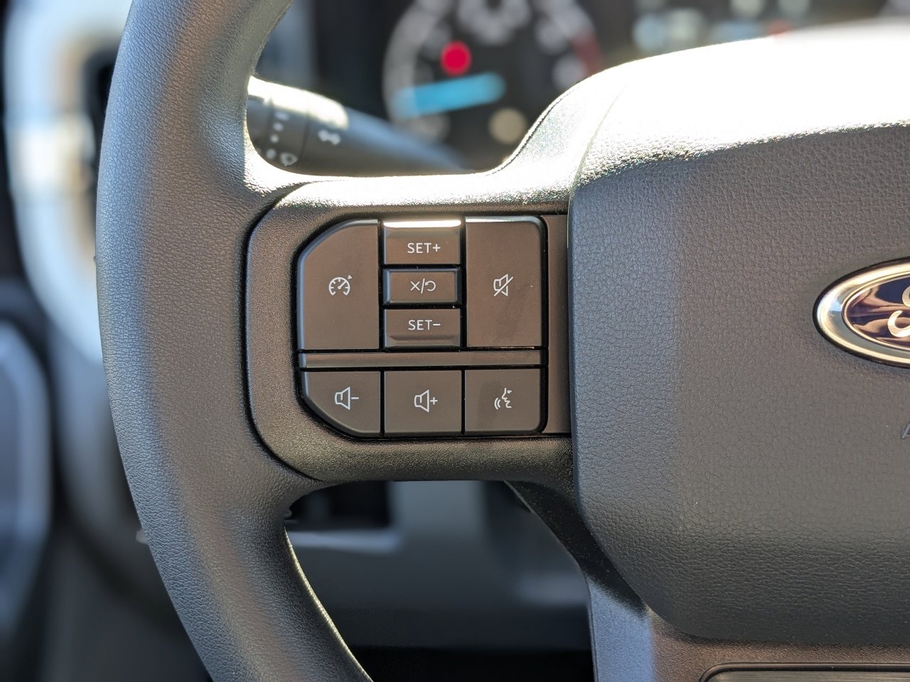 New 2025 Ford F350 XLT w/ FX4 Off-Road Package image 27