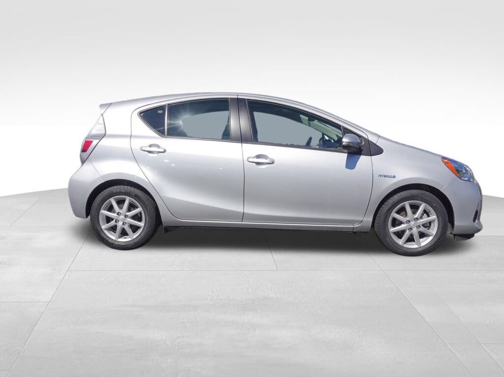 Used 2014 Toyota Prius C Three image 2