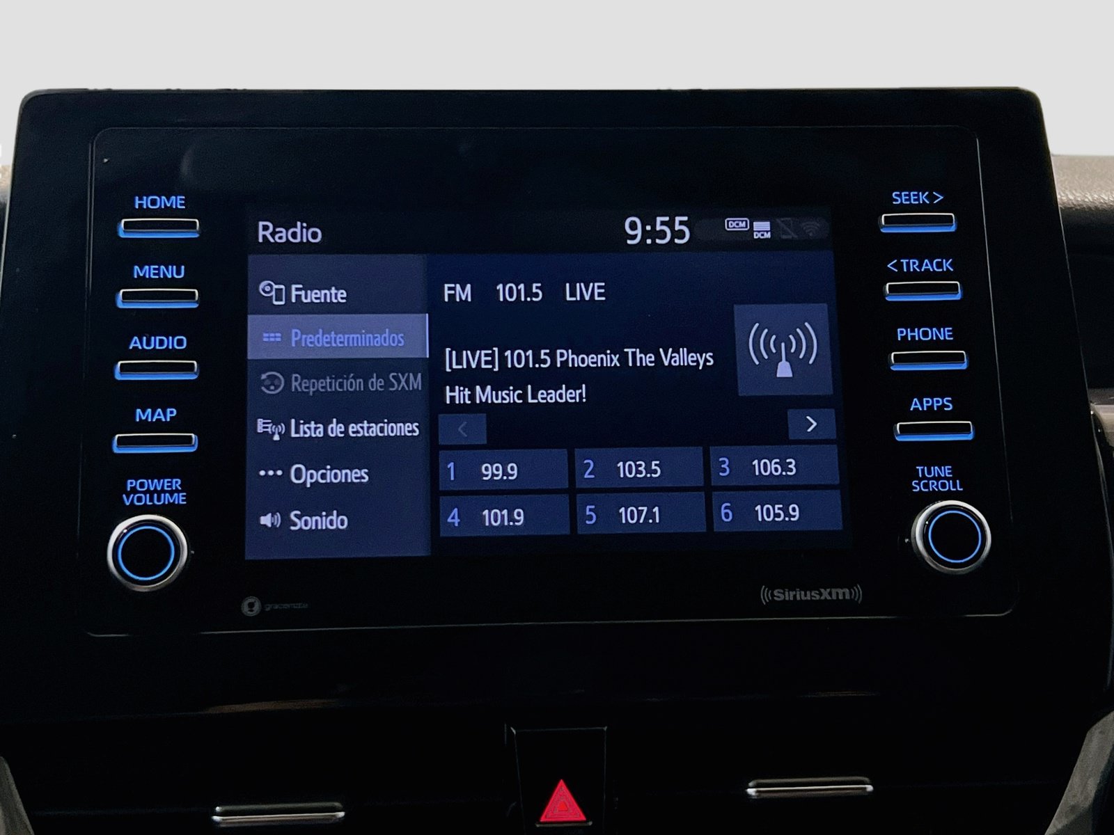 Used 2023 Toyota Camry SE FWD image 10