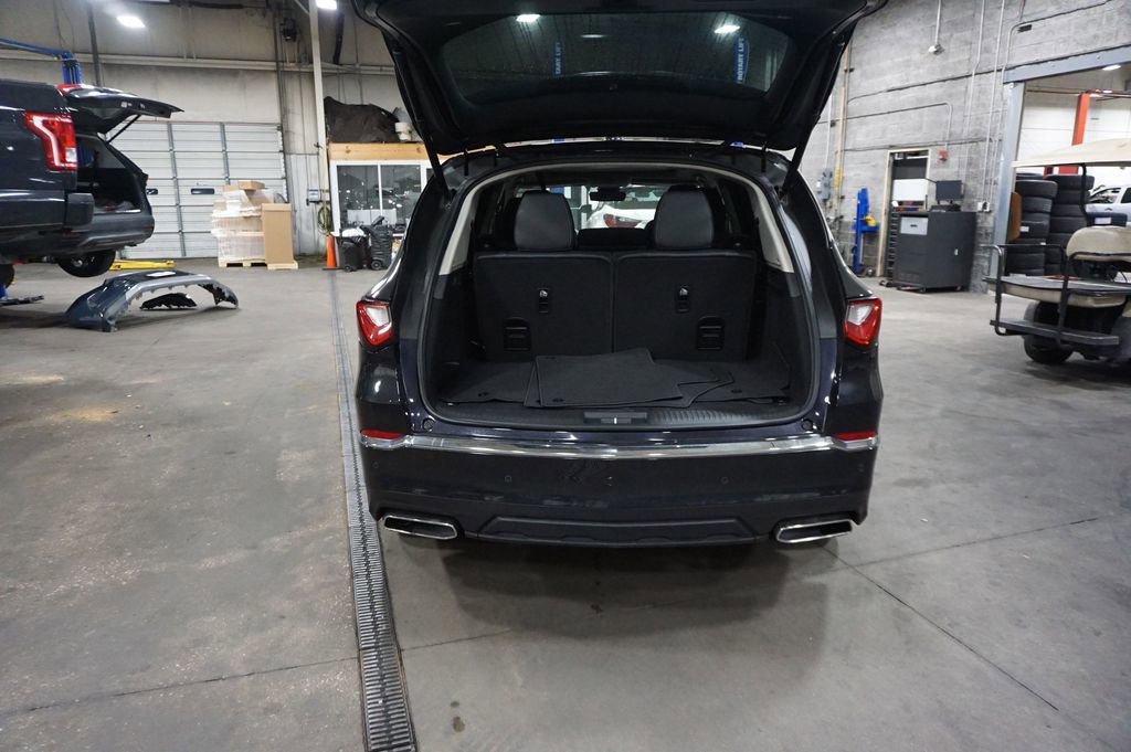 Used 2023 Acura MDX SH-AWD w/ Technology Package image 17
