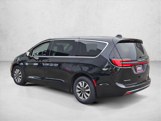 Used 2024 Chrysler Pacifica Select image 8