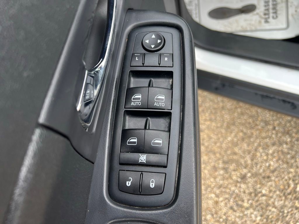Used 2012 Jeep Liberty Sport image 25