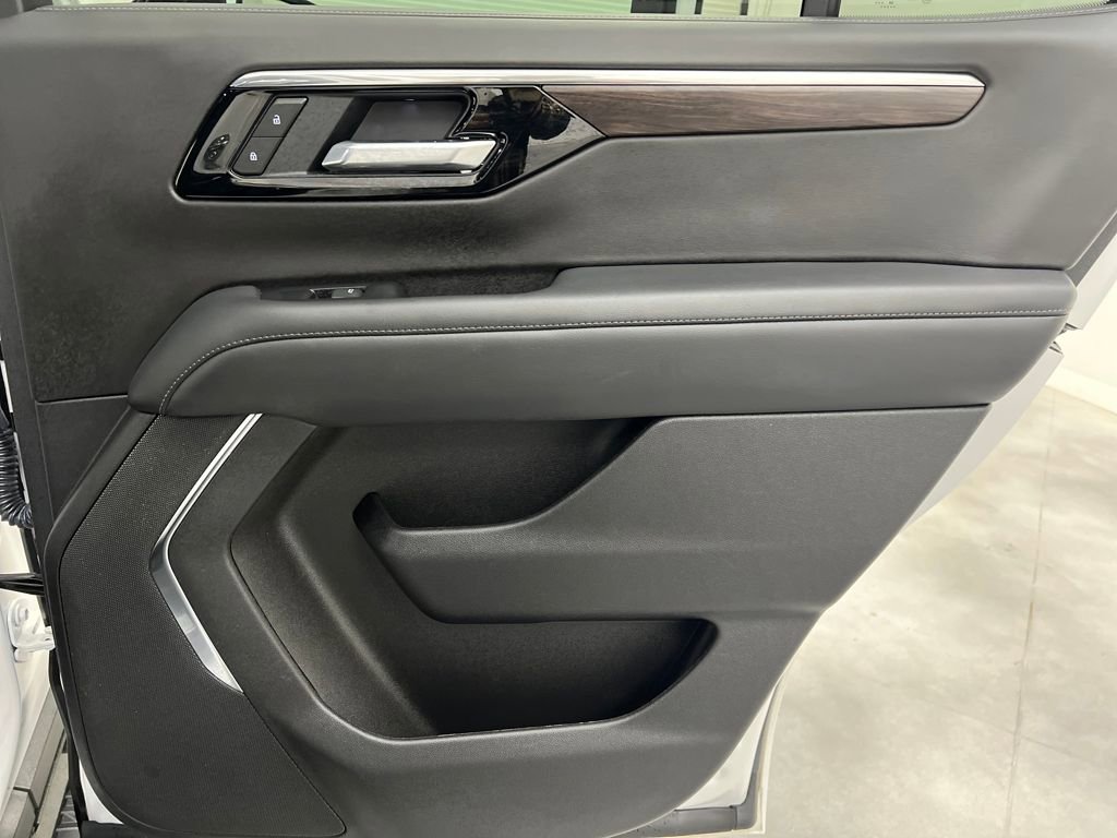 Used 2025 Chevrolet Tahoe Z71 image 19