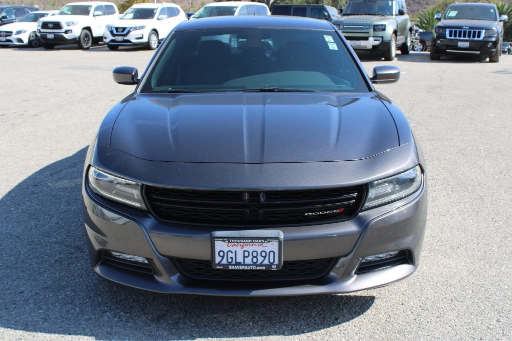 Used 2016 Dodge Charger SXT RWD image 2