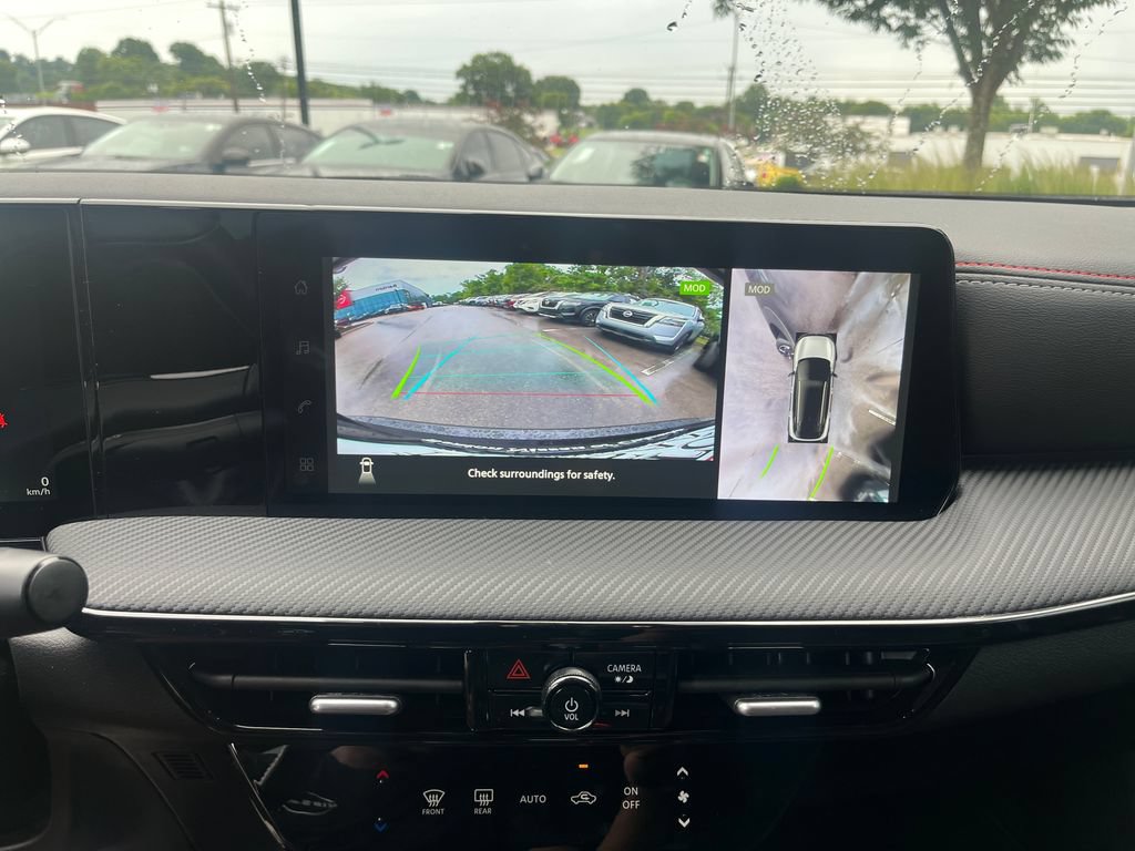 Certified 2026 Nissan Kicks SR FWD image 17