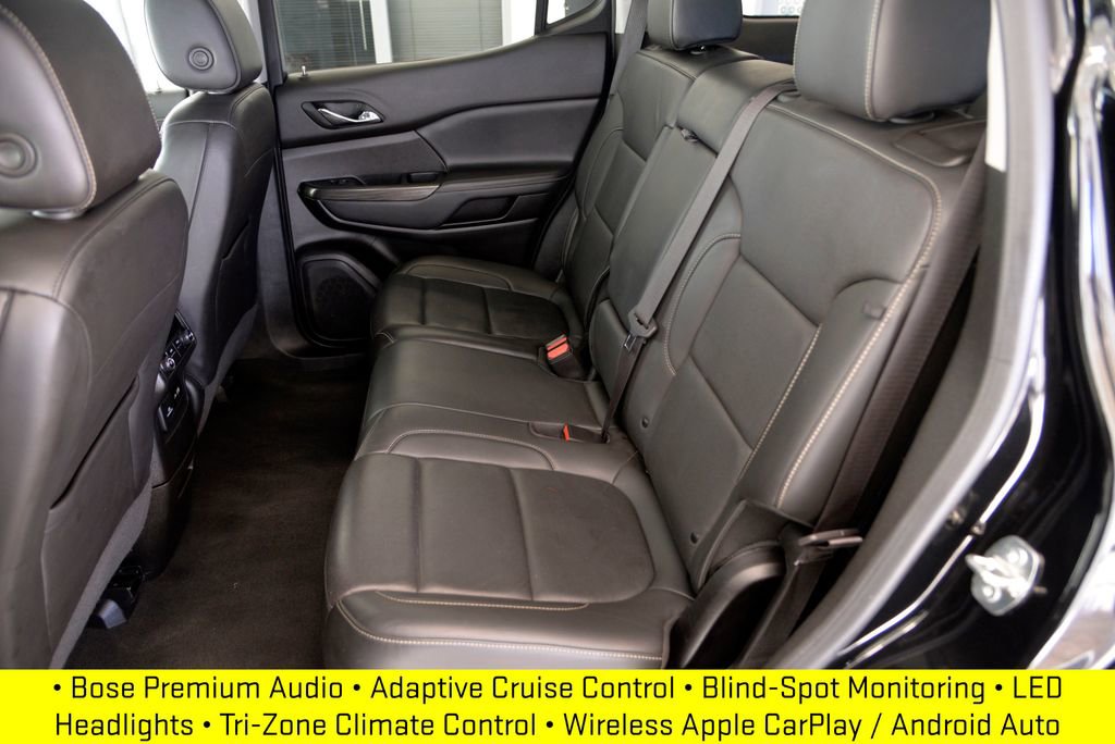 Used 2023 GMC Acadia SLT image 28