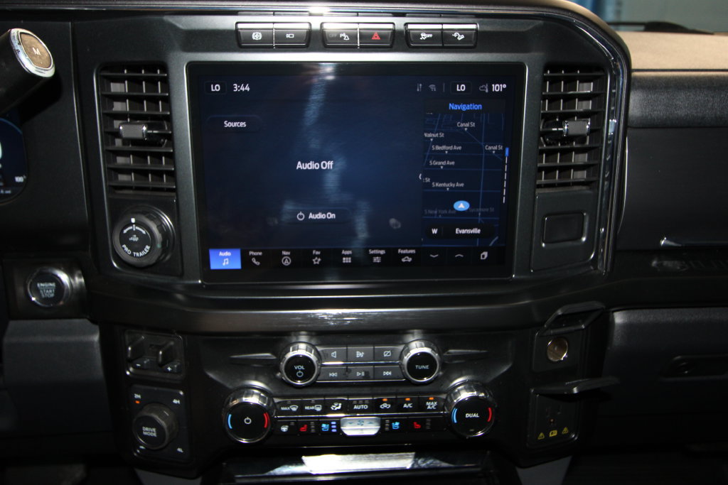 Used 2024 Ford F250 Lariat w/ Lariat Ultimate Package AWD/4WD image 16