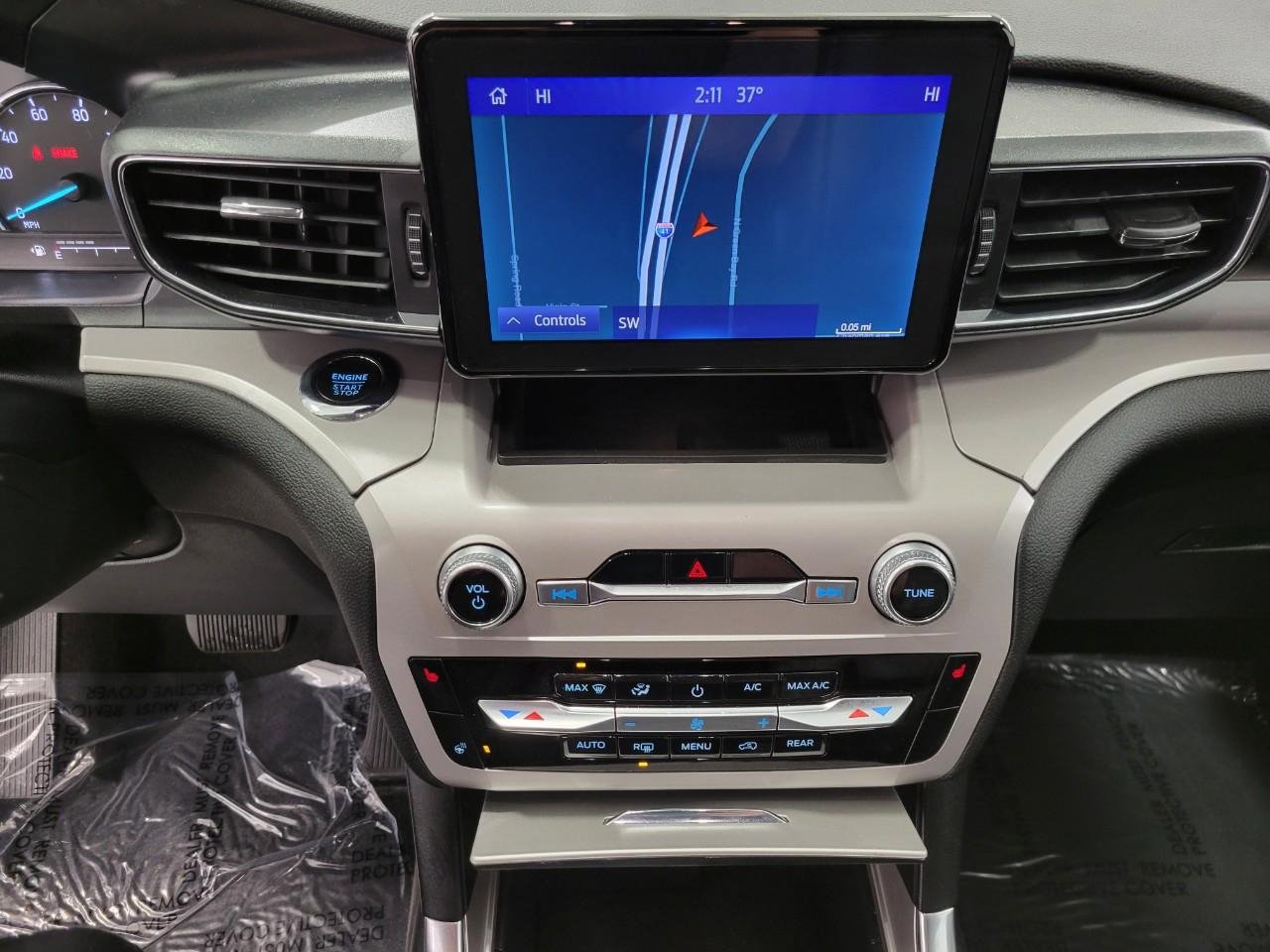 Used 2023 Ford Explorer XLT w/ Equipment Group 202A image 7