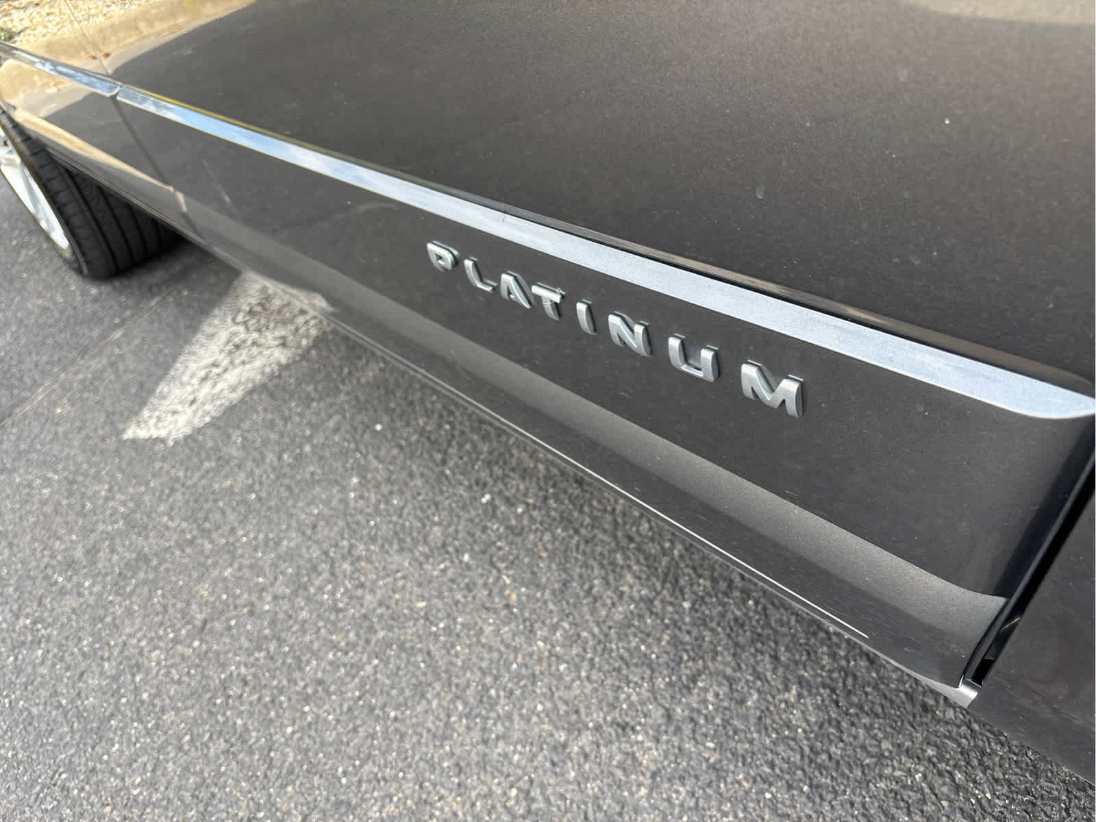 Used 2017 Ford Expedition EL Platinum image 25