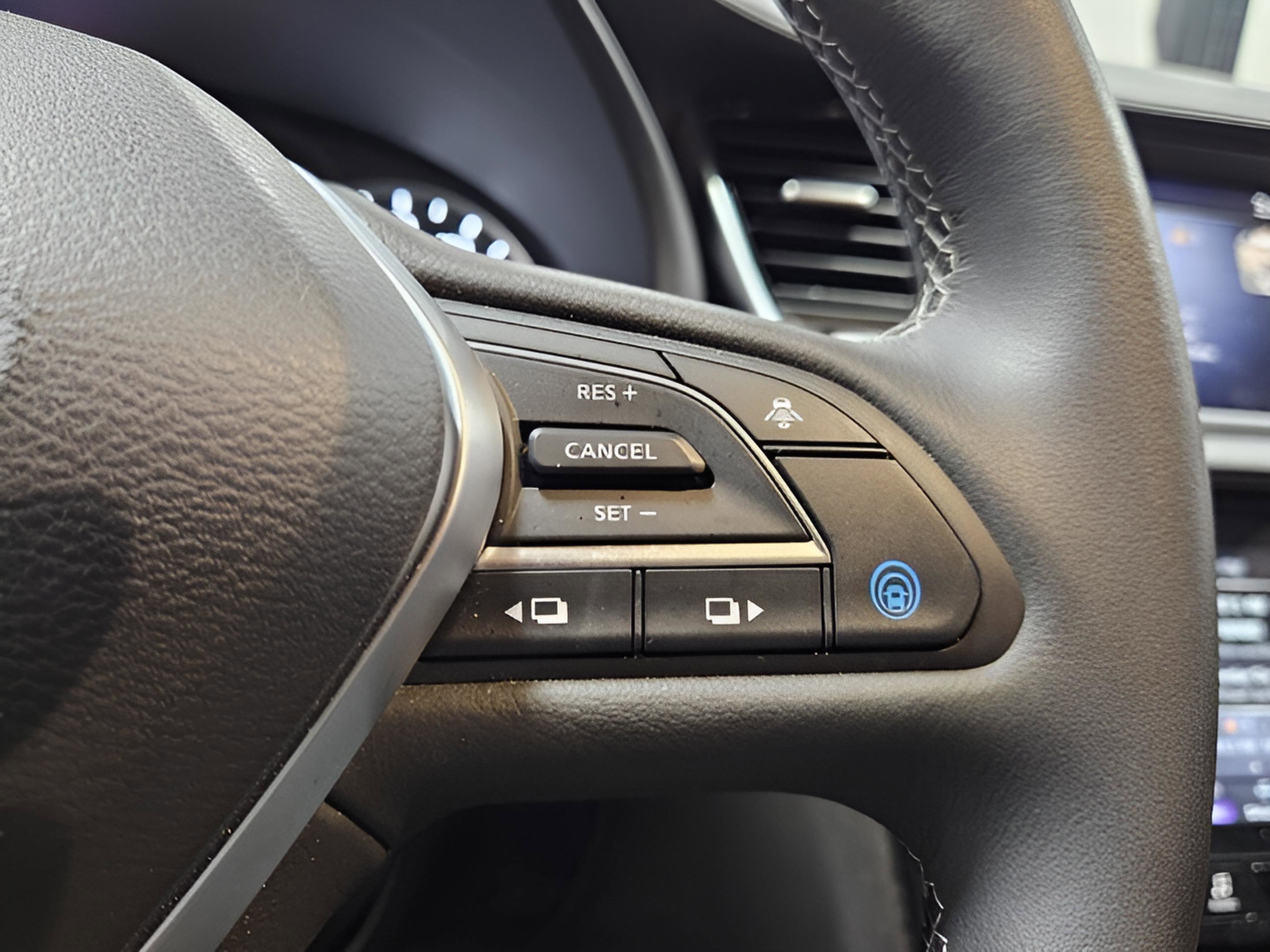 Certified 2025 INFINITI QX50 Luxe w/ Accent Package image 85