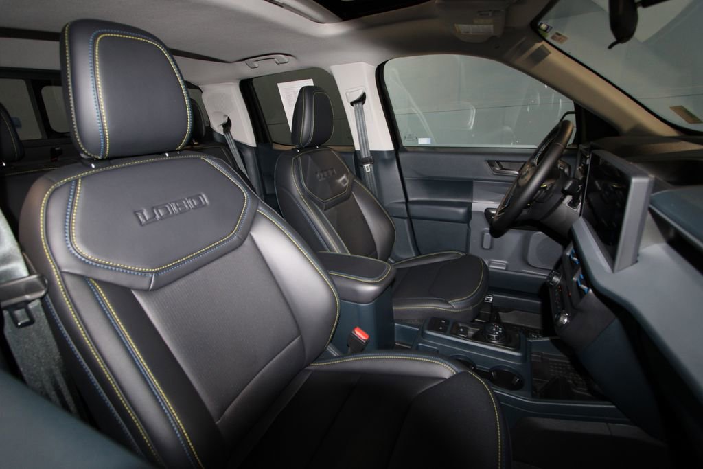 Used 2025 Ford Maverick Lobo image 25