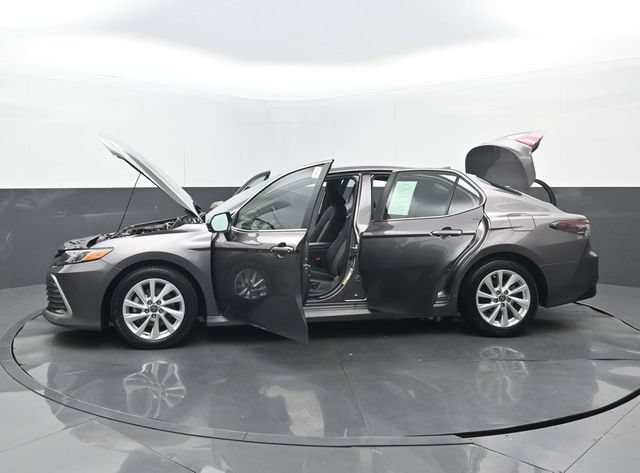 Used 2023 Toyota Camry LE FWD image 34